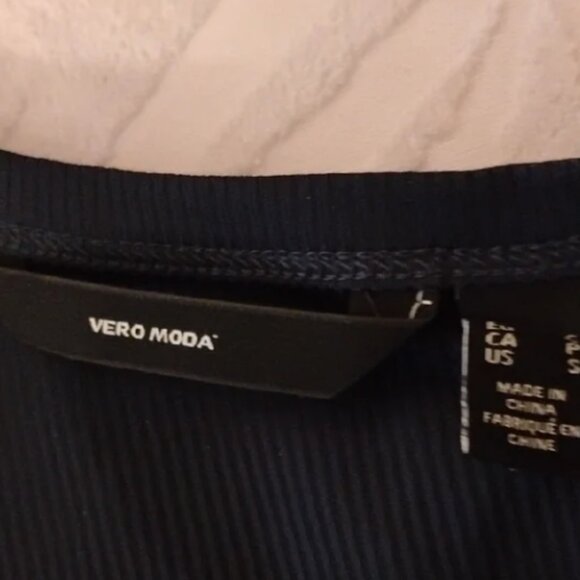 Vero Moda Black Pleated Mini Sundress - Picture 3 of 3